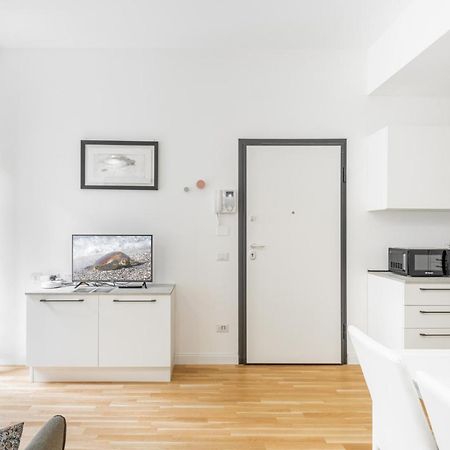 Easylife - Stile E Comfort A Due Passi Da Centrale Милан Экстерьер фото